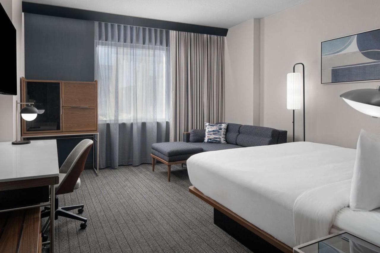 מלון Courtyard By Marriott Calgary Downtown מראה חיצוני תמונה