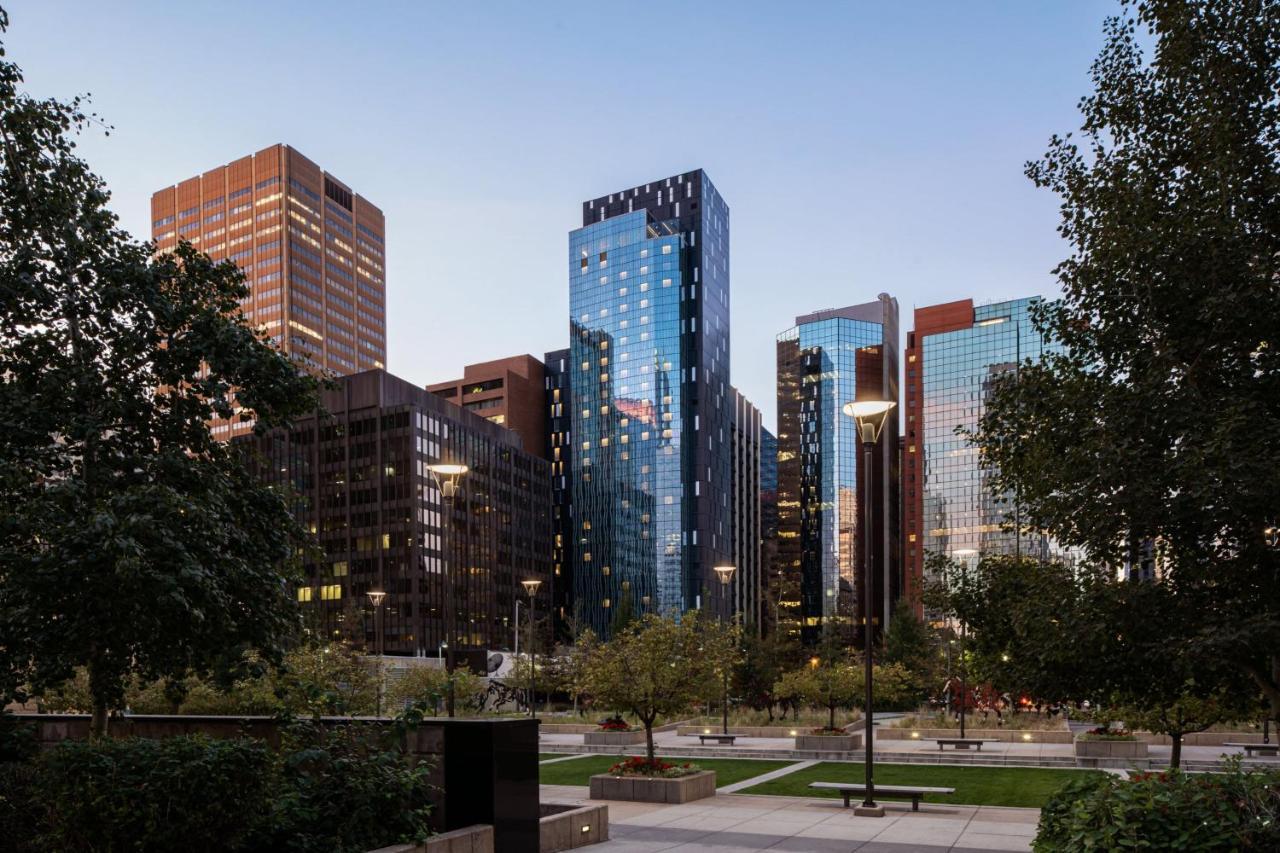 מלון Courtyard By Marriott Calgary Downtown מראה חיצוני תמונה