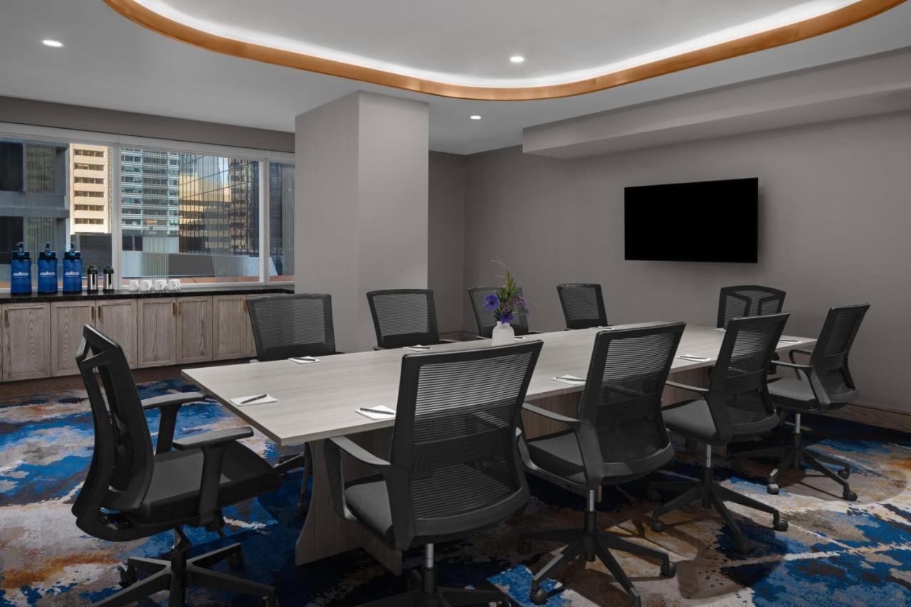 מלון Courtyard By Marriott Calgary Downtown מראה חיצוני תמונה