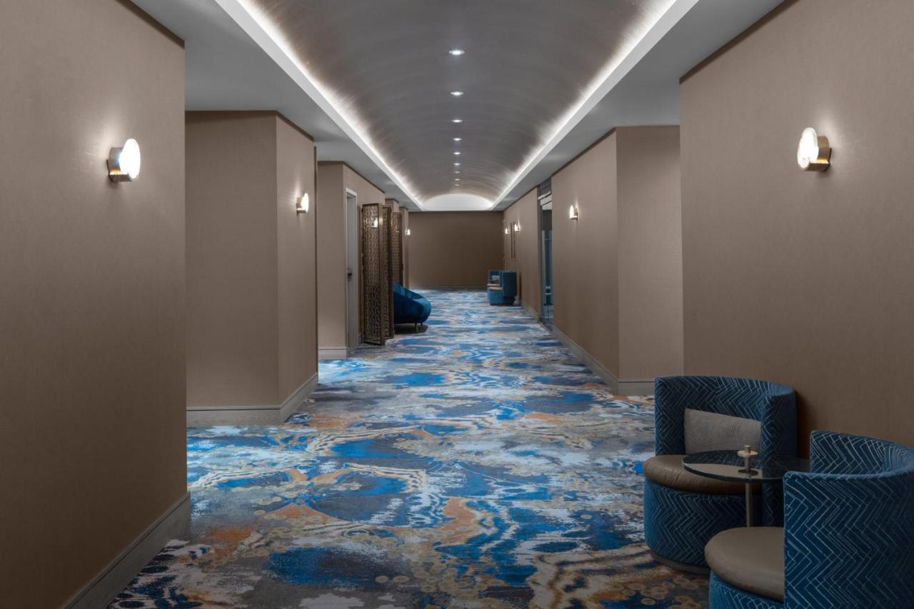 מלון Courtyard By Marriott Calgary Downtown מראה חיצוני תמונה