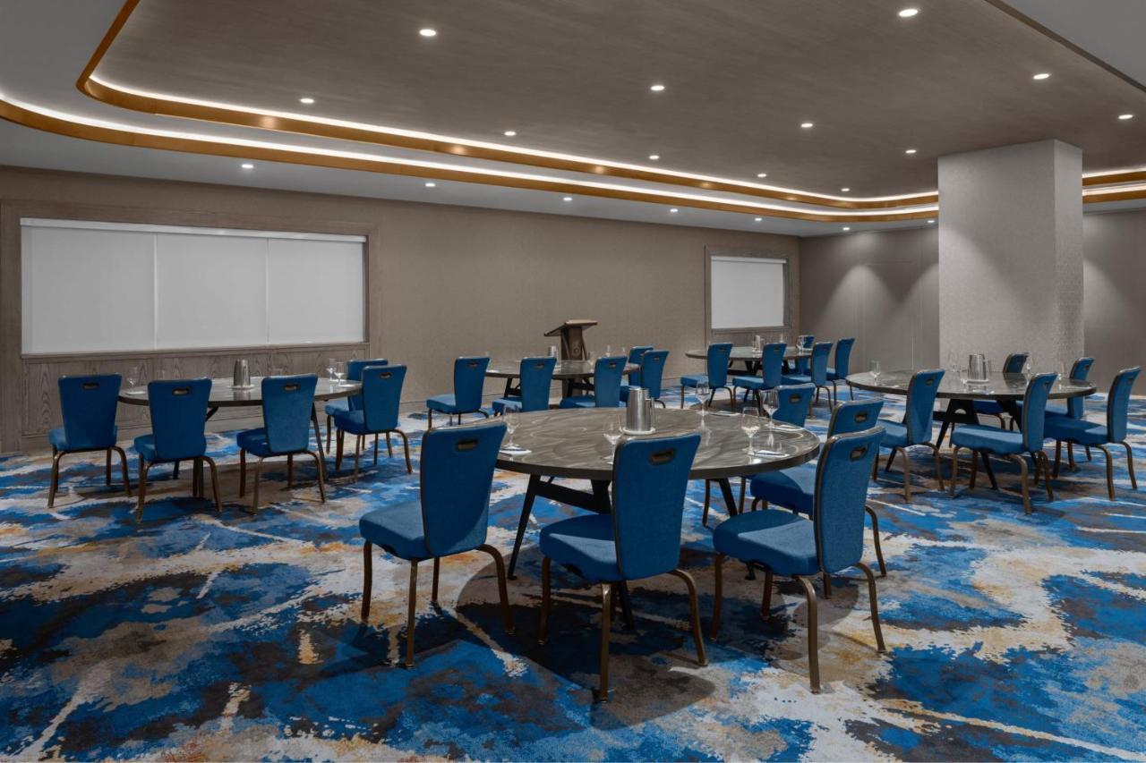 מלון Courtyard By Marriott Calgary Downtown מראה חיצוני תמונה